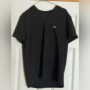 MENS FIGS FORMX BLACK LOGAN V NECK SCRUB TOP SIZE MEDIUM LEON